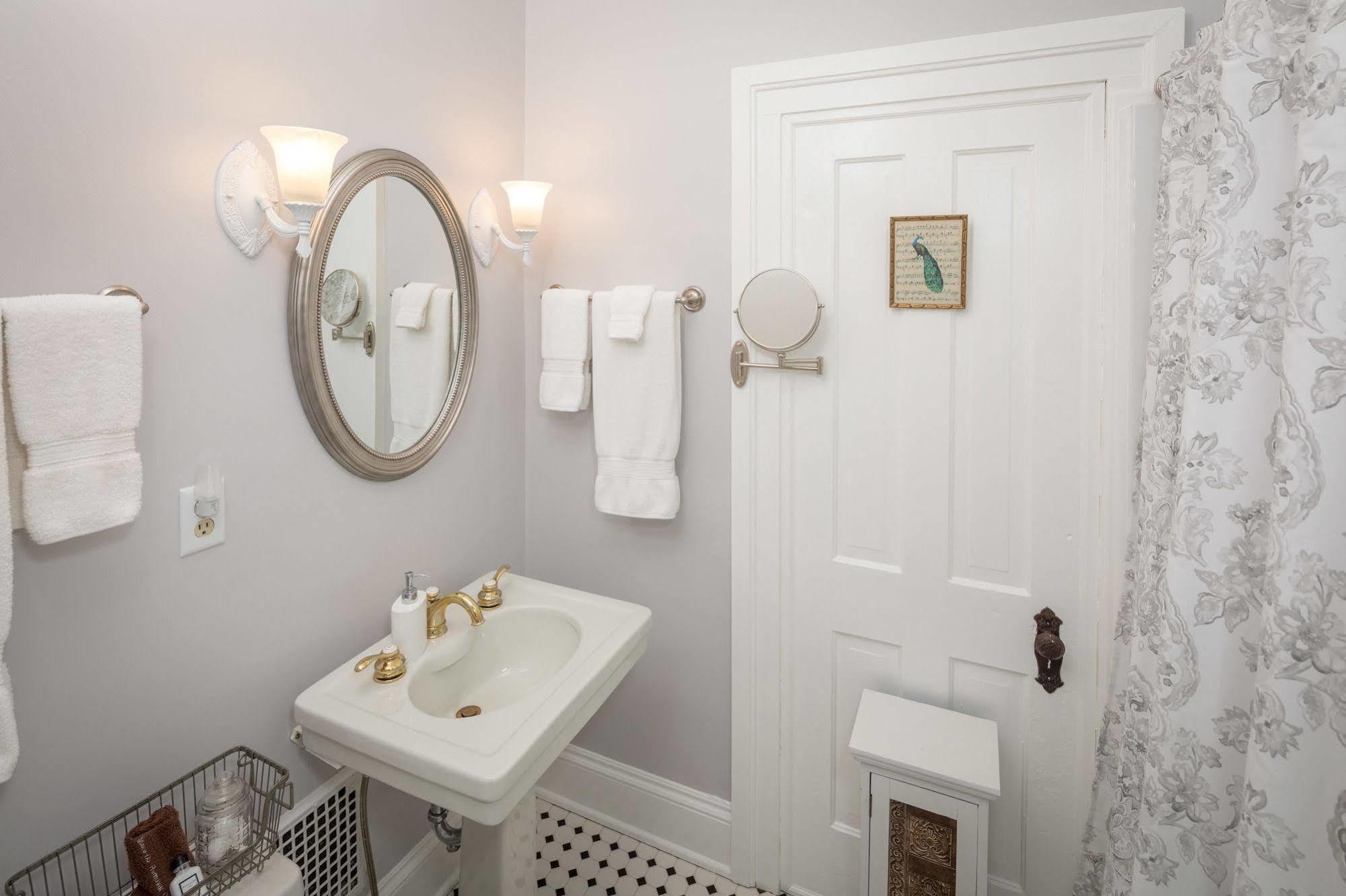 Aldrich Guest House Галена Екстериор снимка